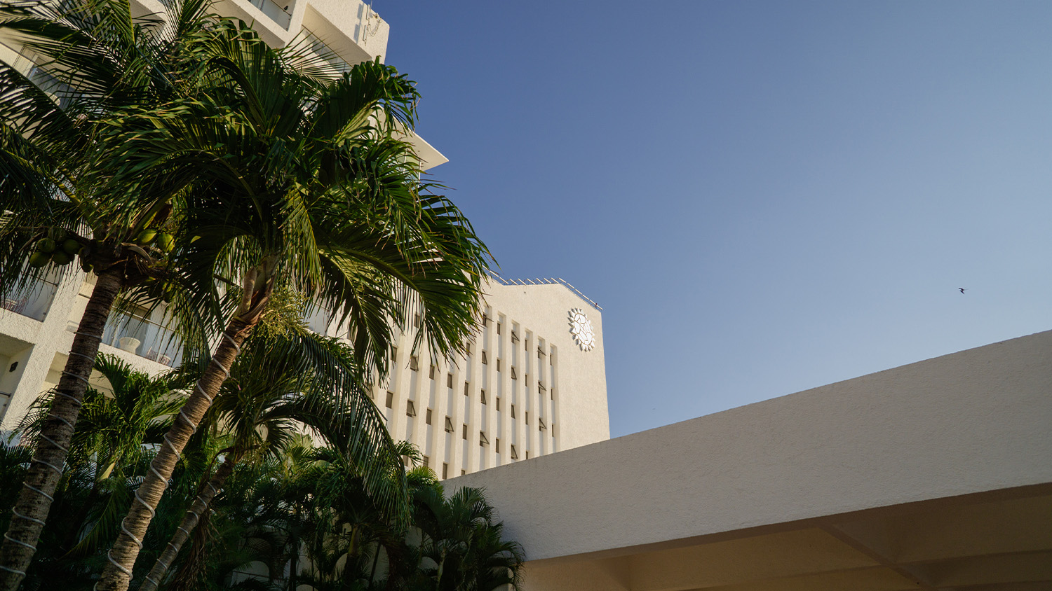 Fachada frontal Sunset Royal Beach Cancun